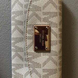 MK wallet